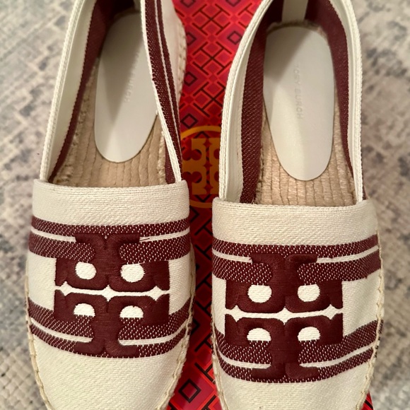 Tory Burch DOUBLET JACQUARD ESPADRILLE
STRIPE LOGO Women's Burgundy and Cream 9 - Picture 5 of 11